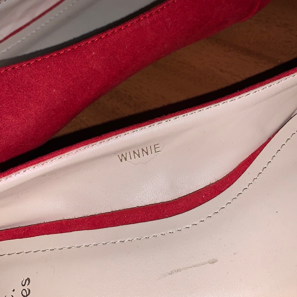 Red Flats - Picture 3 of 4